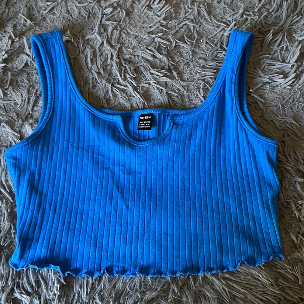 cropped tank top